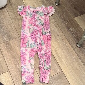 Bums and roses hydrangea romper